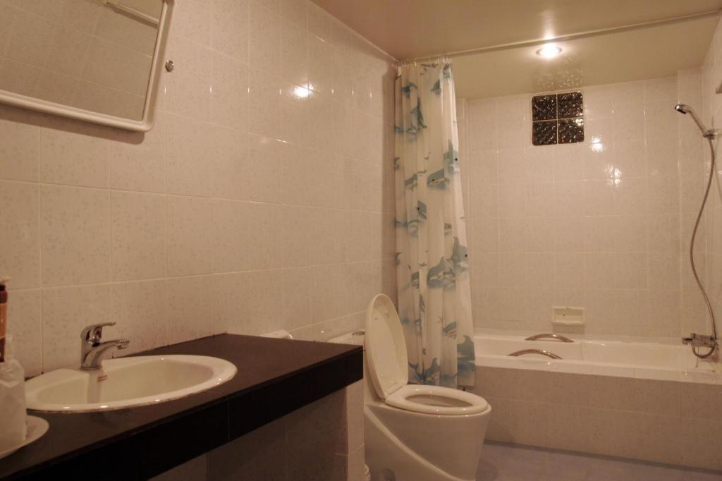Ratchaphruek 2007 Hotel Chom Thong Luaran gambar